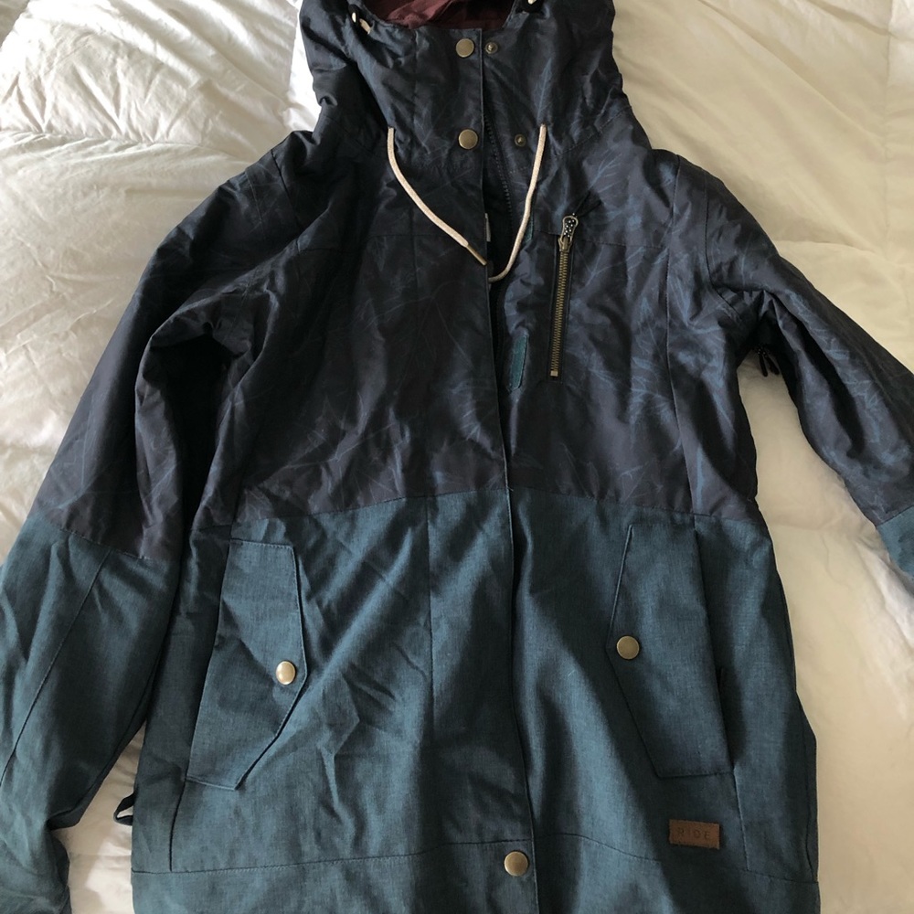 Ride Outerwear Snowboarding Jacket - Women's S